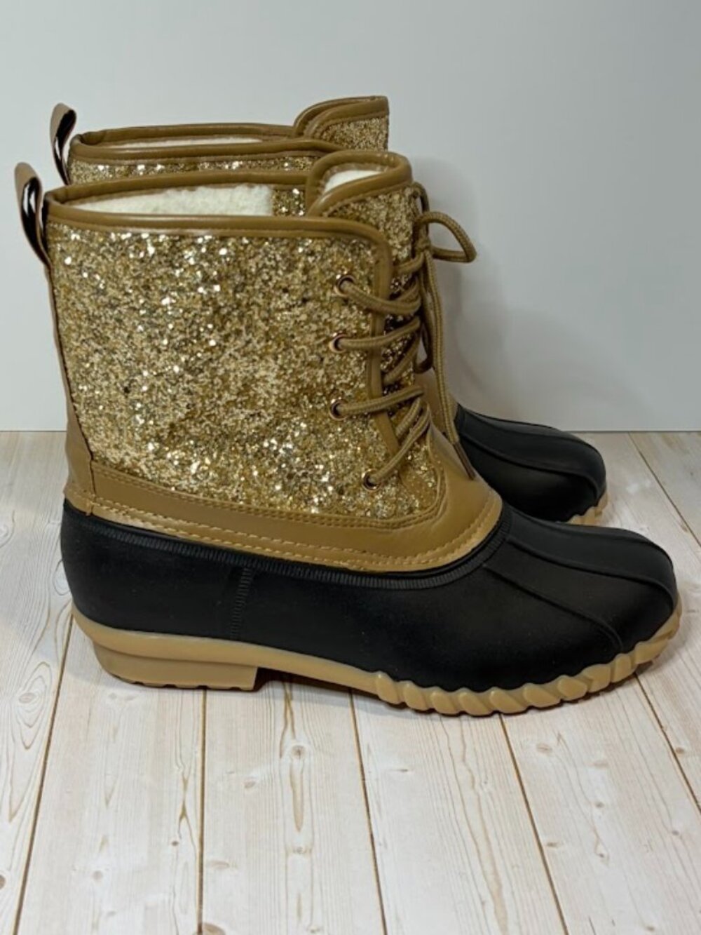 Olivia Miller Women’s Size 8 Gold Glitter Duck Boots Fleece Lined